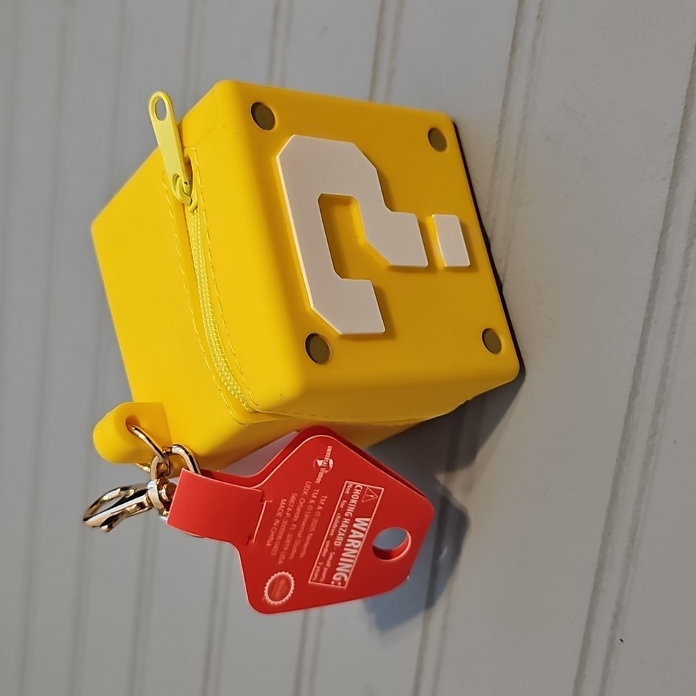 Super Mario question block Power-up Band Case